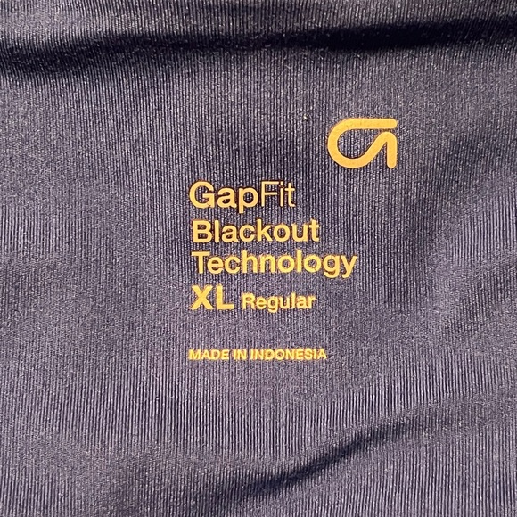 GAPfit Blackout Technology XL Capris - Picture 3 of 3
